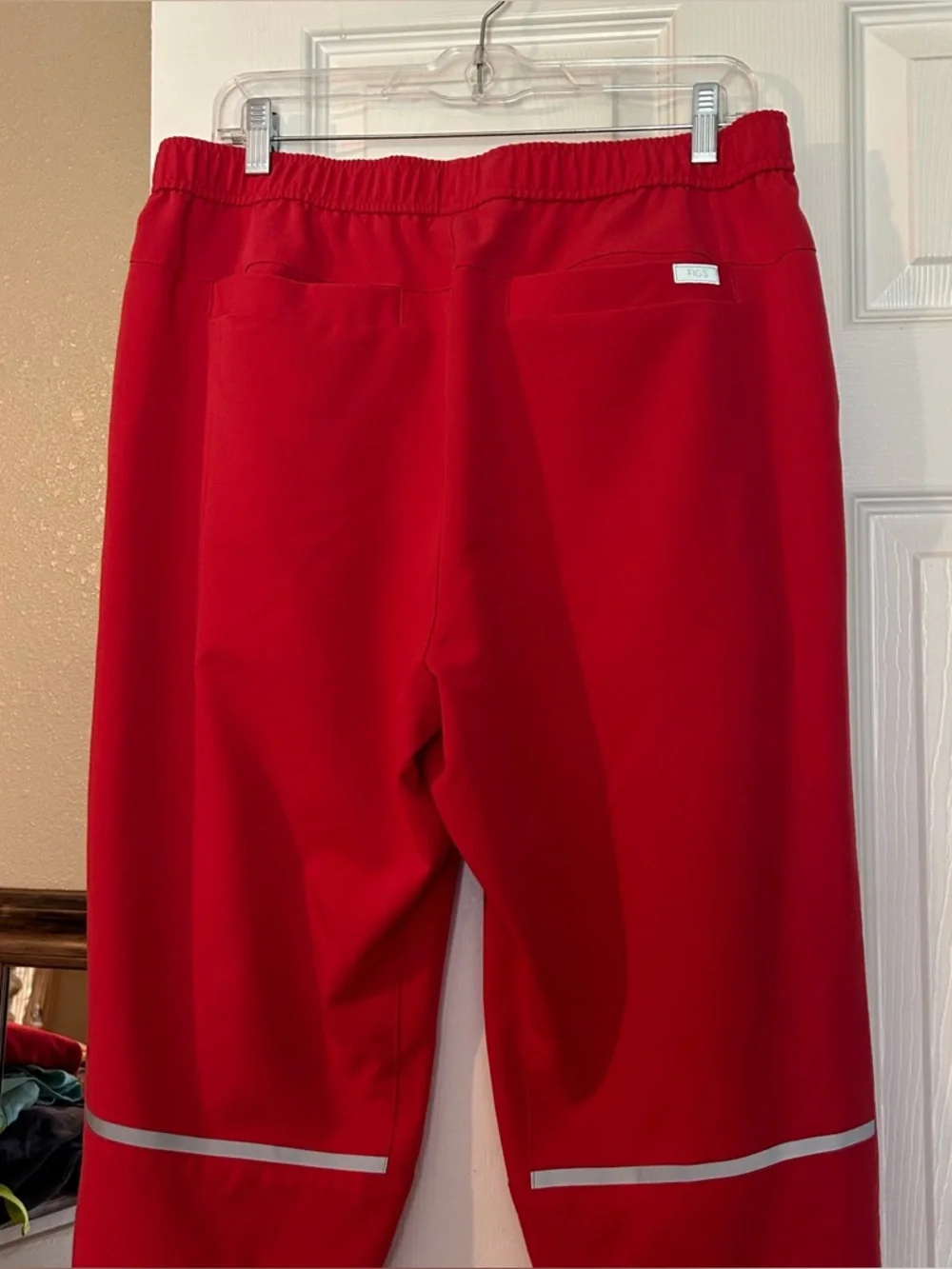 Men’s red hi-vis tansen jogger scrub pants large with reflector strips